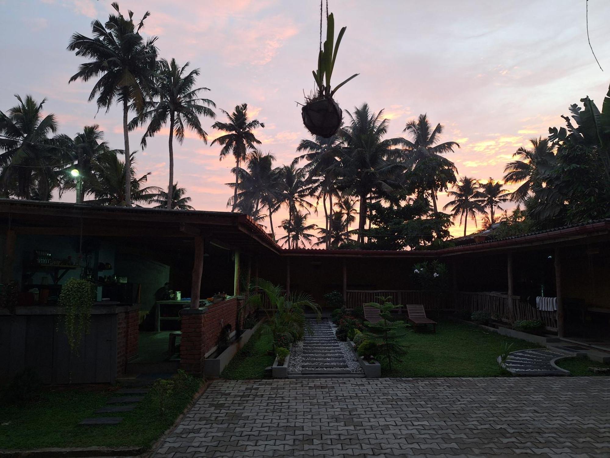 Chill House Make A Good Story With Infinite Ocean Surf And Stay Weligama Exterior photo
